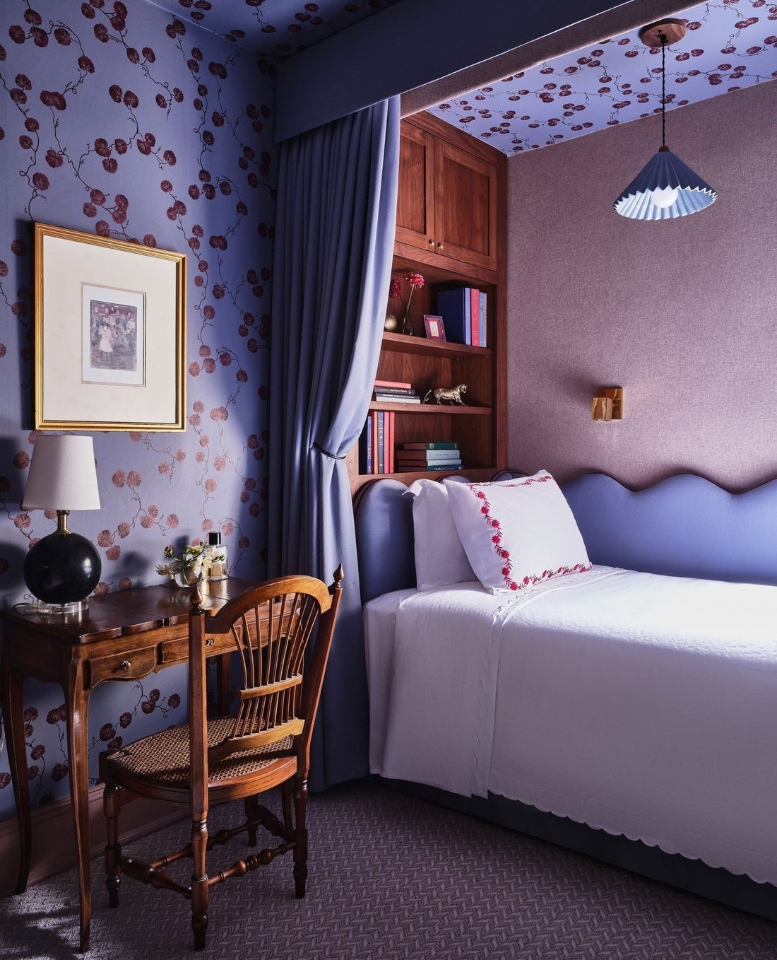 15 Cozy Black & Purple Bedroom Ideas