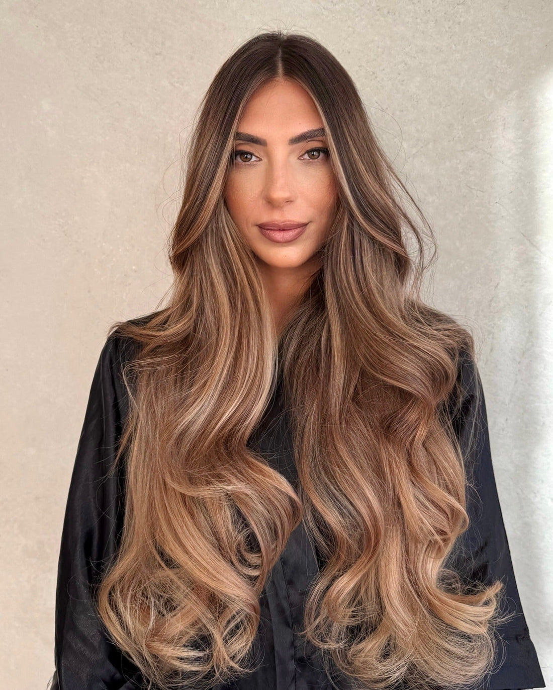 15. Lived-In Dark Blonde Hair Color with Highlights Inspiration