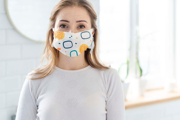 Free Woman With Medical Mask Concept Mock-Up Psd