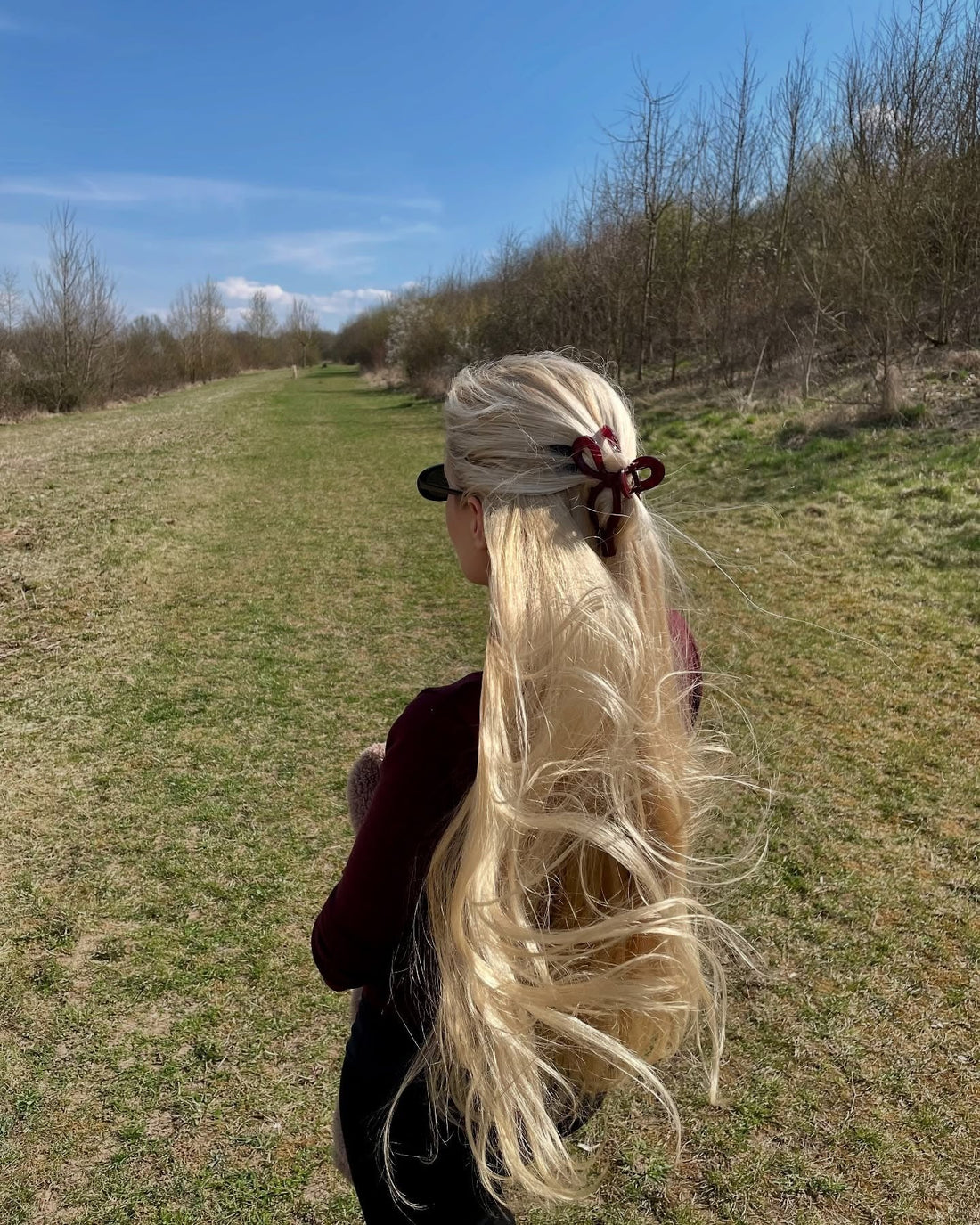 15 Modern Claw Clip Hairstyles to Try Instantly