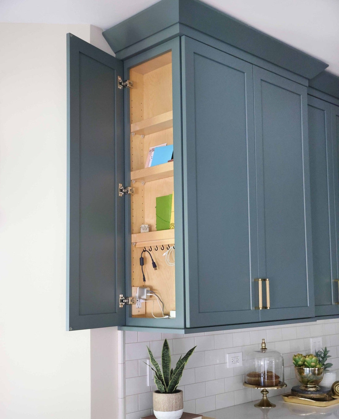 15 Space-Saving Corner Kitchen Cabinet Ideas 2026 – DreamBundles