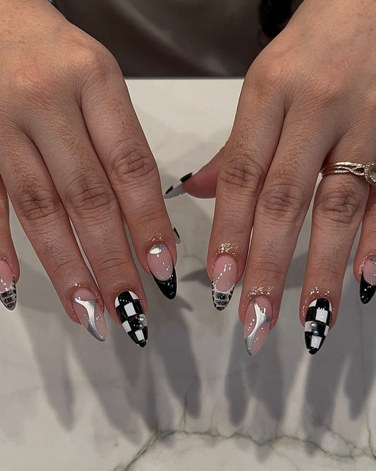 15 Edgy Almond Nail Designs 2026