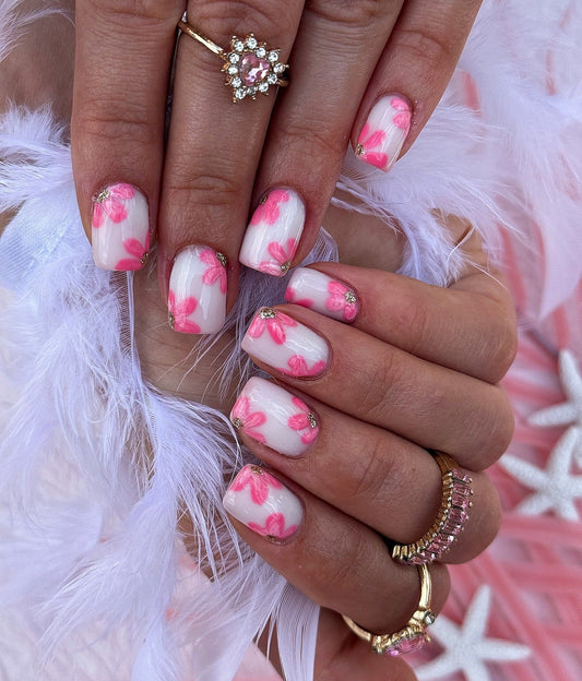 15 Elegant Flower Nail Ideas with Soft Finishes for 2026