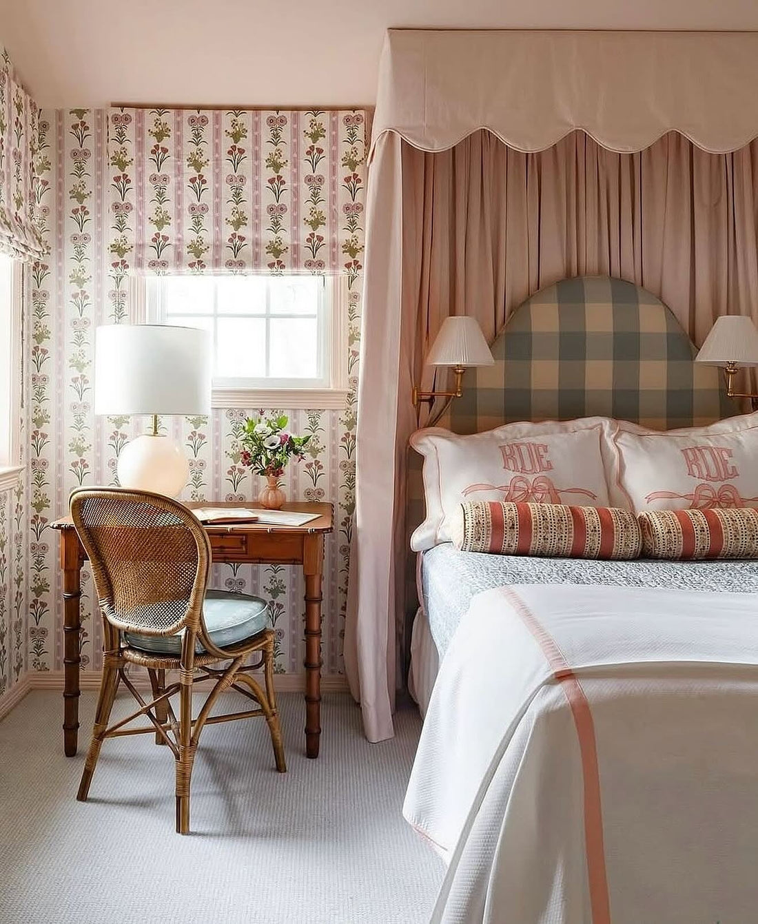 15 Romantic Vintage Bedroom Ideas for Soft, Classic Spaces