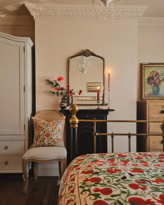 15 Retro Bedroom Ideas with Chic Details