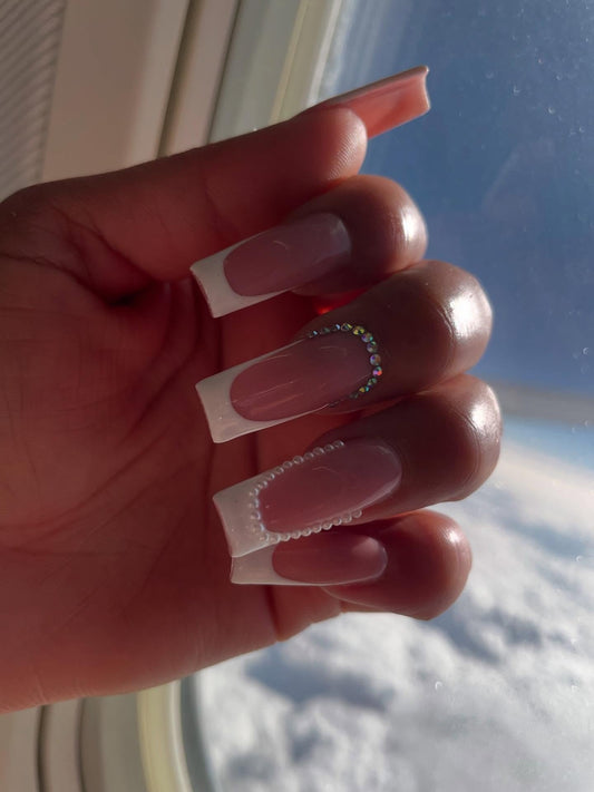 15. Soft Cute White Nail Ideas
