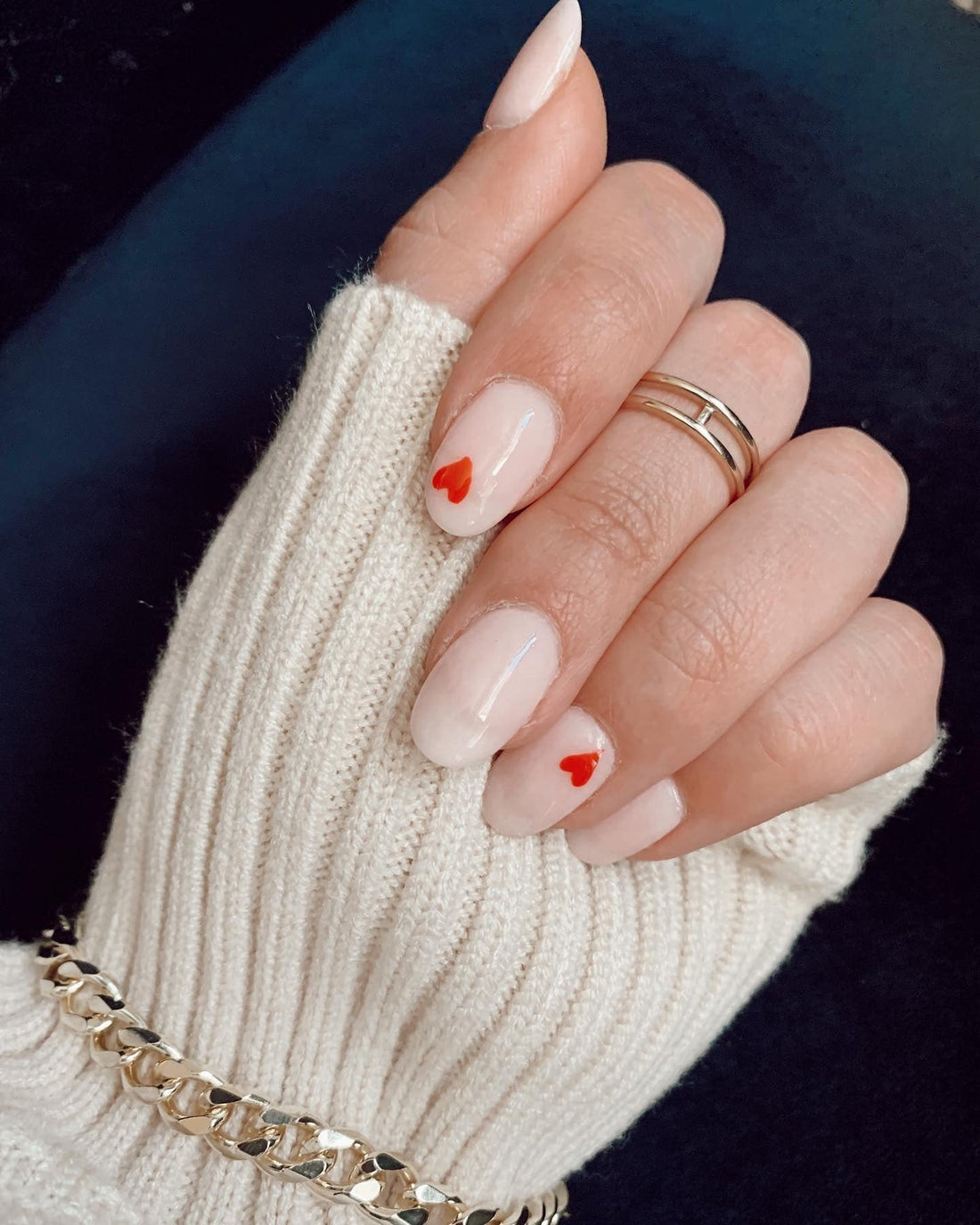 15 Chic Valentine's Day Nail Ideas That Shine