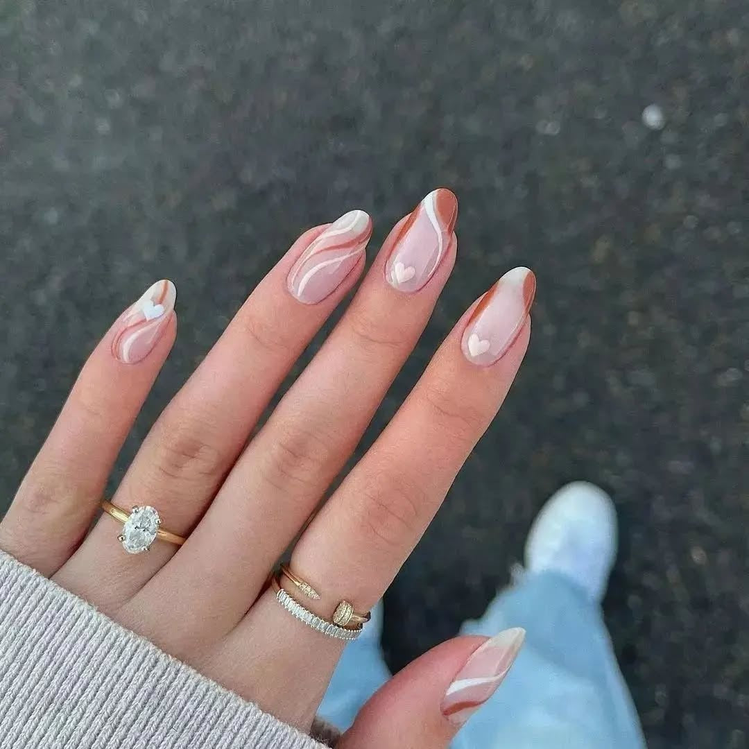 15 Eye-Catching Lines Nail Ideas for 2025