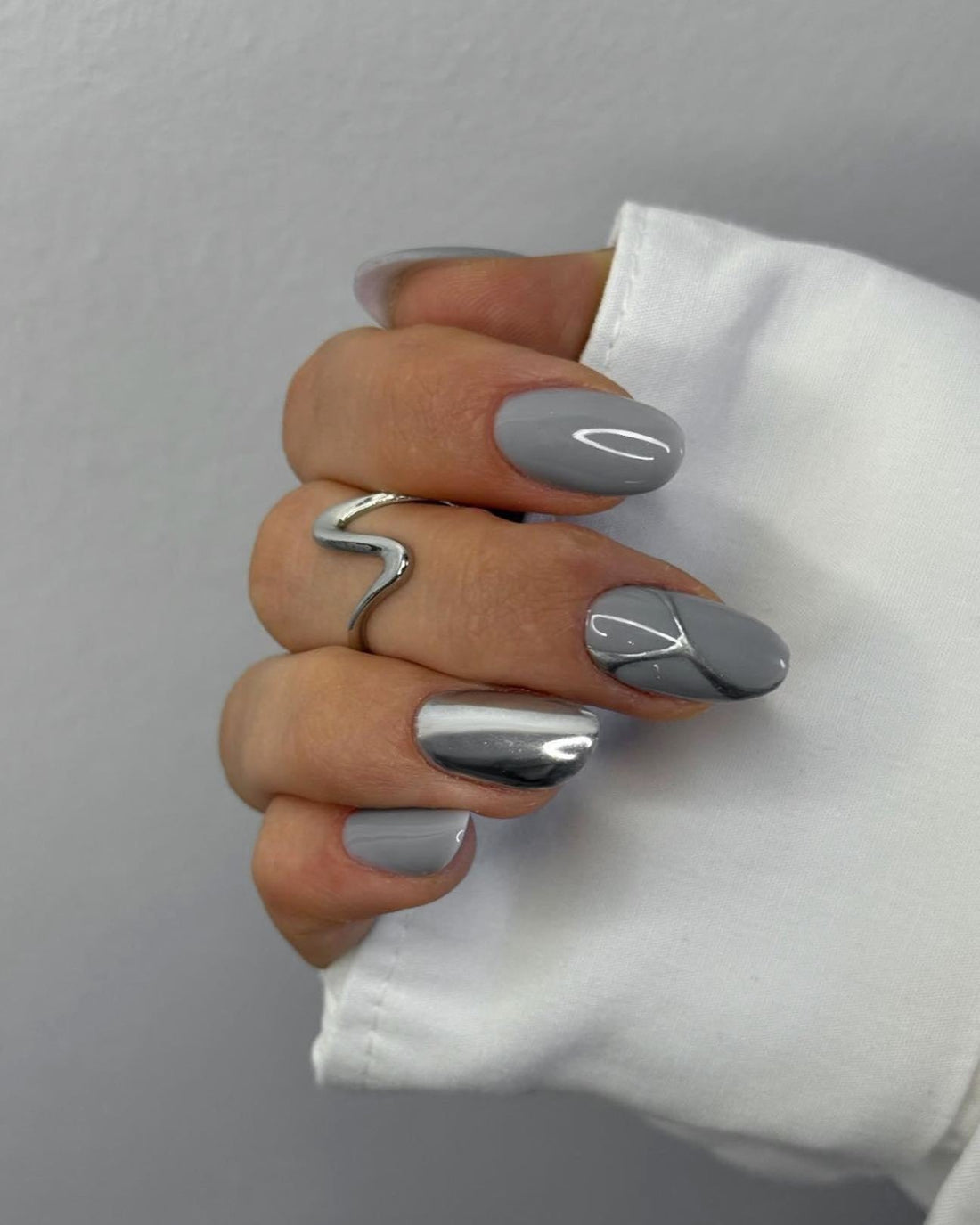 15 Silver Nail Ideas to Try in 2026