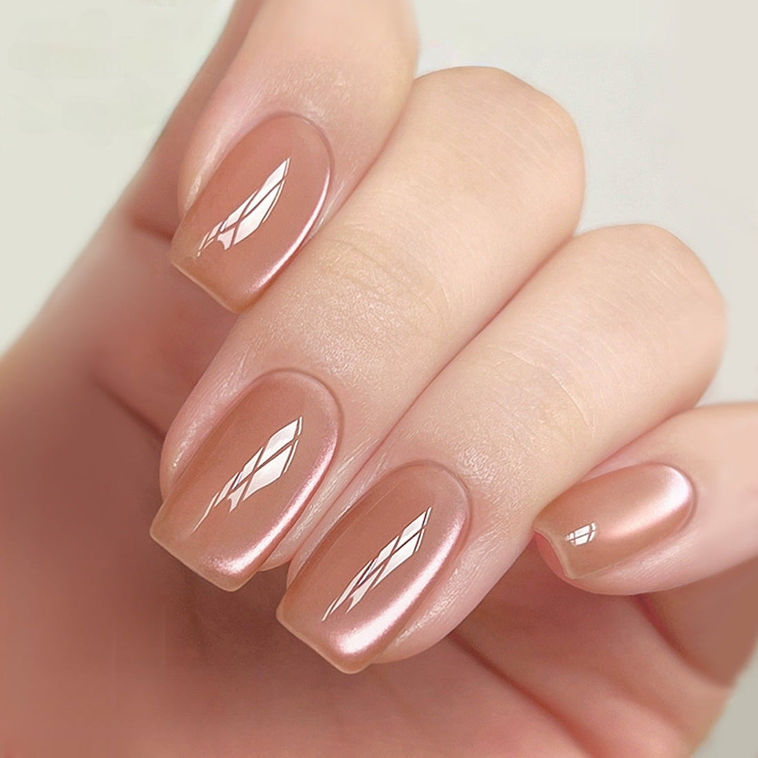 15 Classy Cat Eye Nail Designs to Love