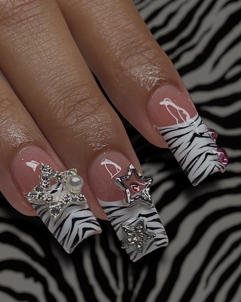 15 Zebra Nail Ideas You’ll See Everywhere 2026 – DreamBundles