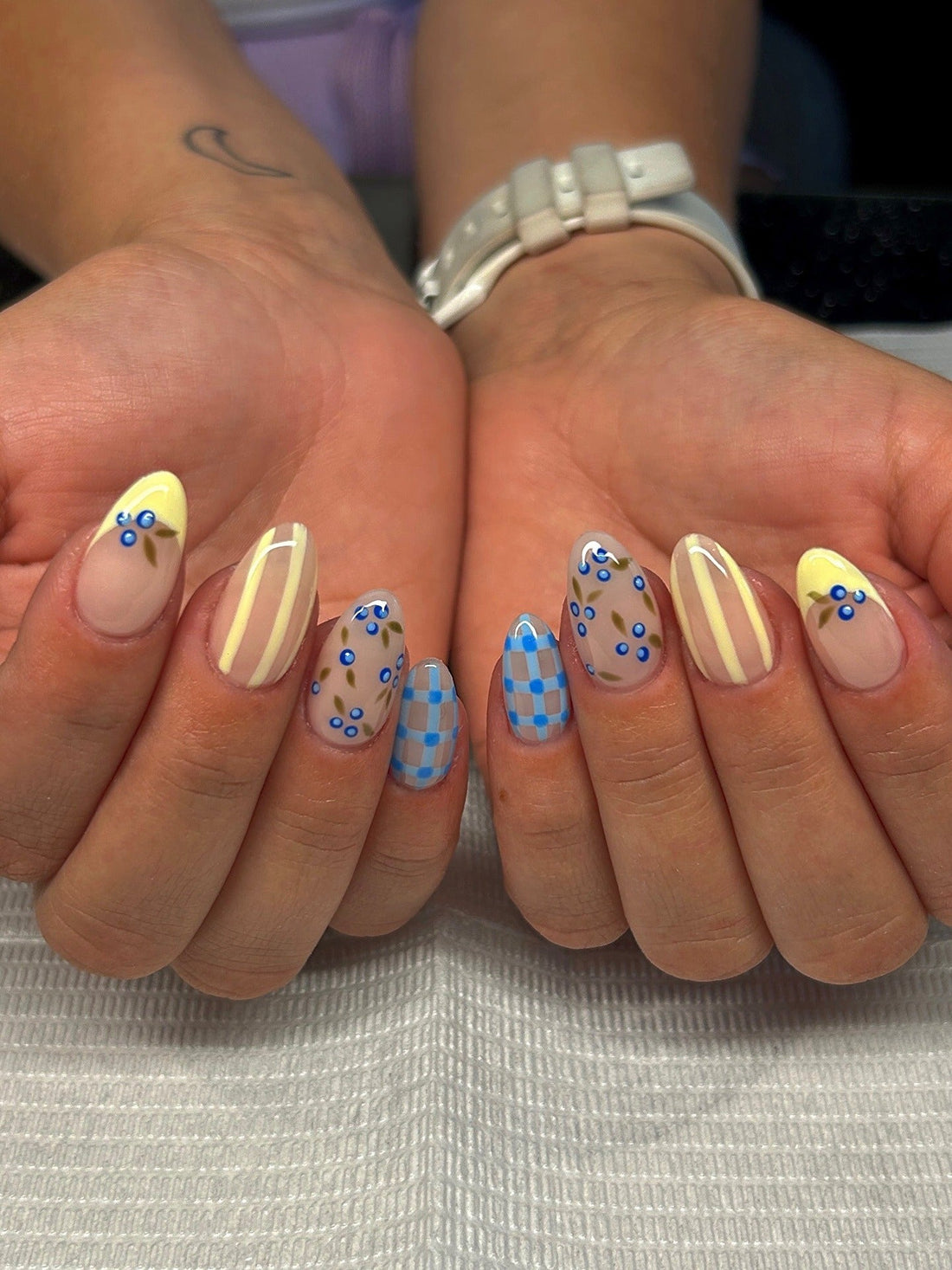 15 Must-Try Short Spring Nail Ideas This Season 2026