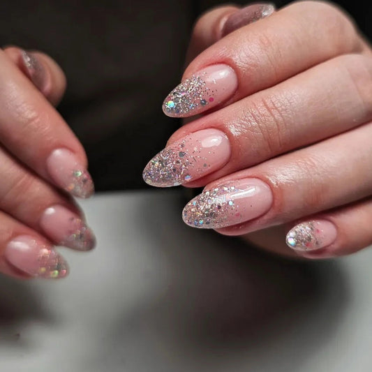 15 Trendy Glitter Almond Nail Ideas 2026