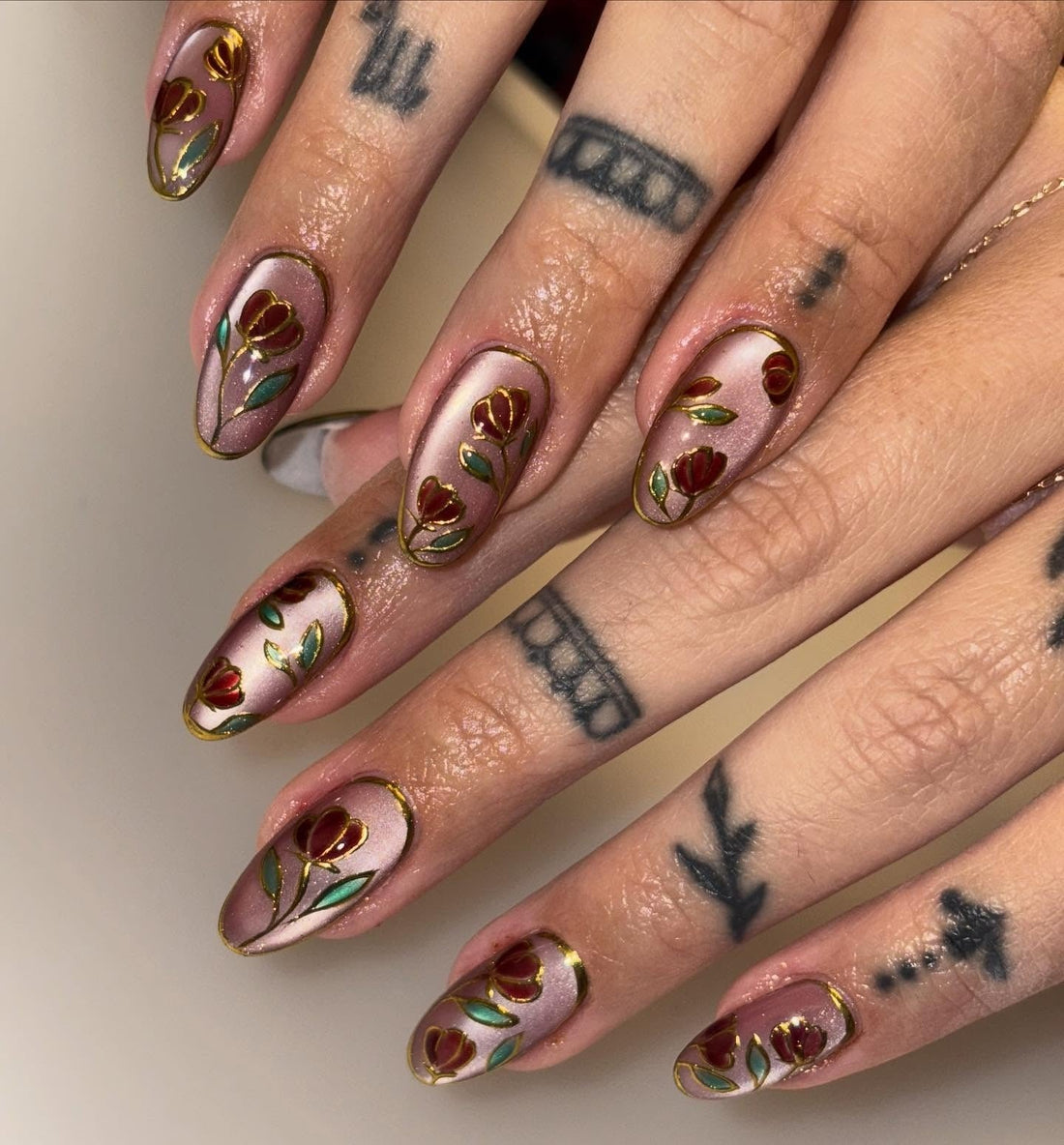 15 Trendy October Nails 2026