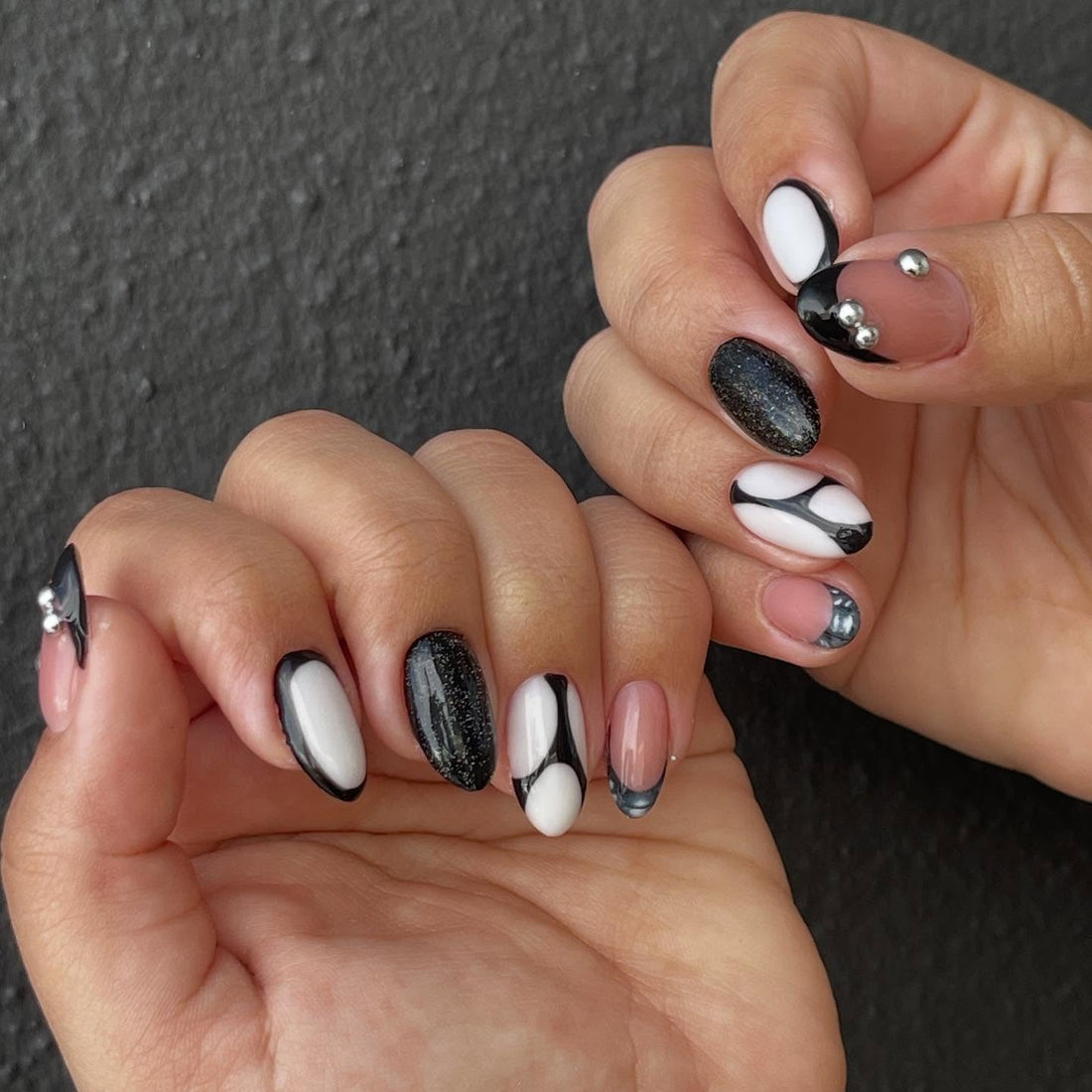 15 Black Sparkly Nail Ideas with Elegant Edge for 2026