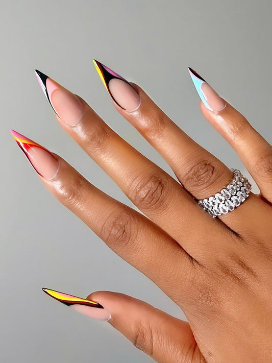 15 Short Stiletto Nail Ideas That Look Ultra Chic