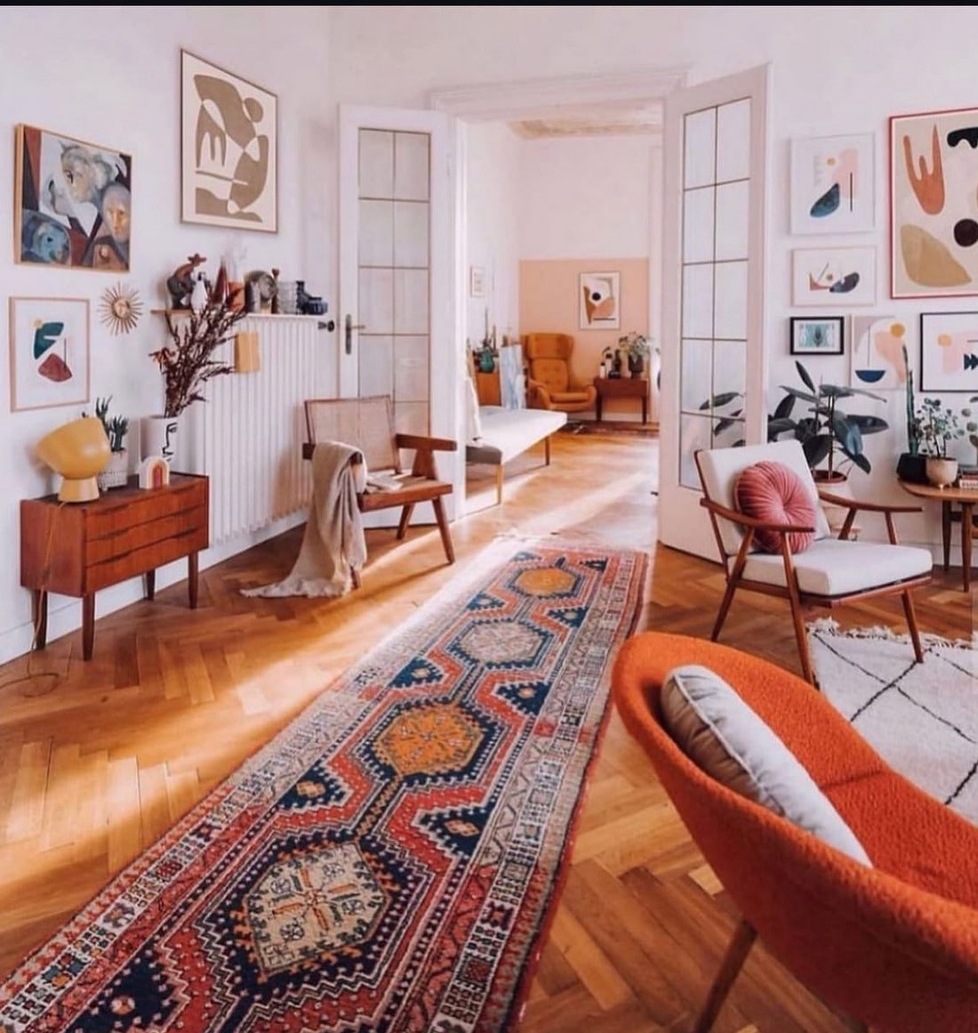 15 Trendy Vibrant Living Room Ideas for 2025 Homes 🏡