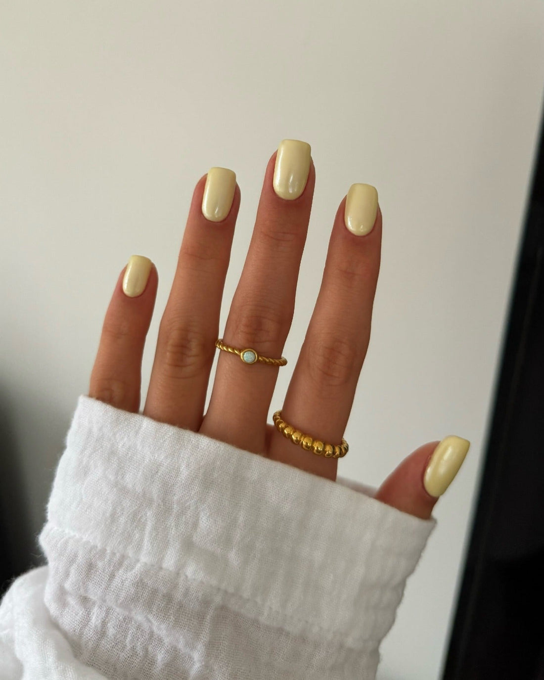 15 Fresh Pastel Yellow Nail Ideas for 2026