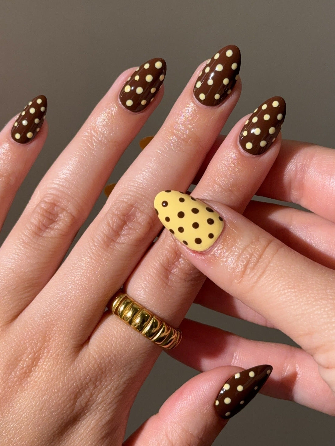 15 Popular Black and Yellow Nail Ideas 2026