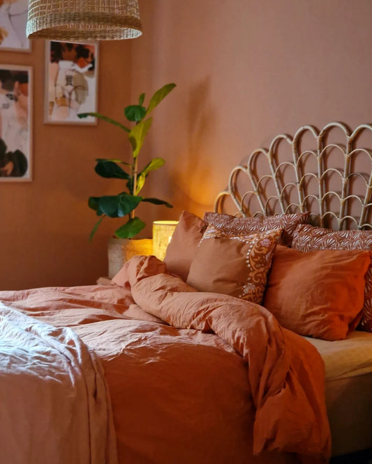 15 Trendy Coral Bedroom Ideas 2026