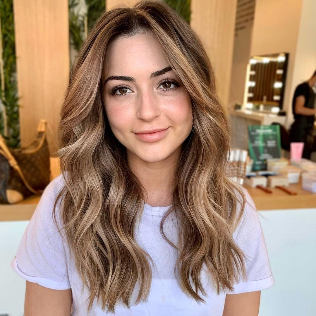 15 Gorgeous Dark Blonde Highlight Looks for 2026