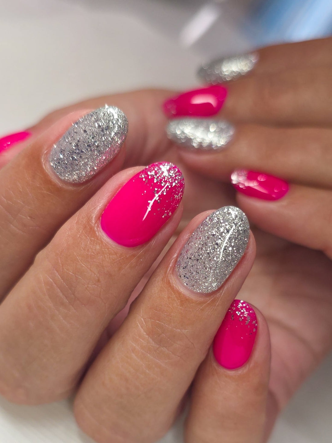 15 Trendy Glitter Sparkle Nail Ideas for 2026