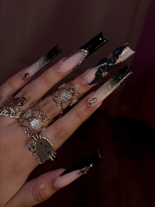 15 Gorgeous Black Glitter Nail Ideas to Elevate Your Style ✨