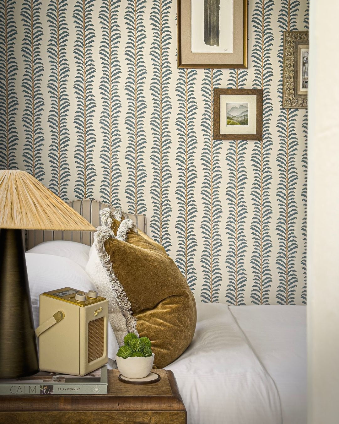 15 Gorgeous Bedroom Wallpaper Ideas for 2026 – DreamBundles
