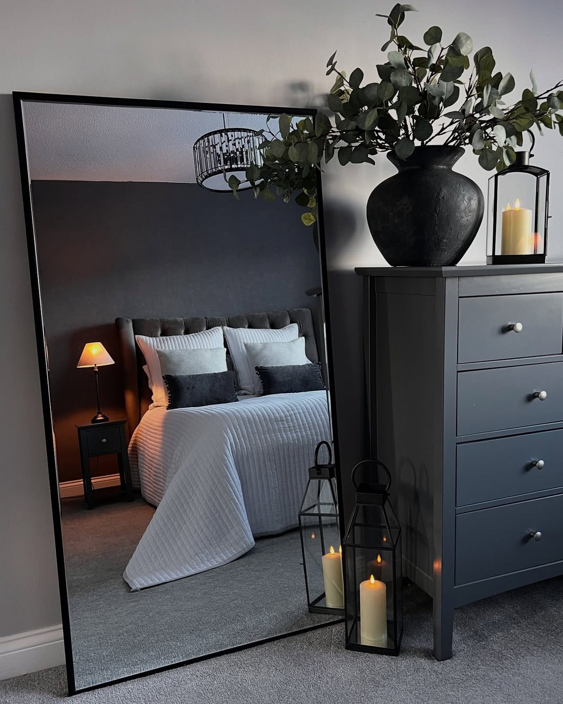 15 Fresh Grayscale Bedroom Ideas 2026
