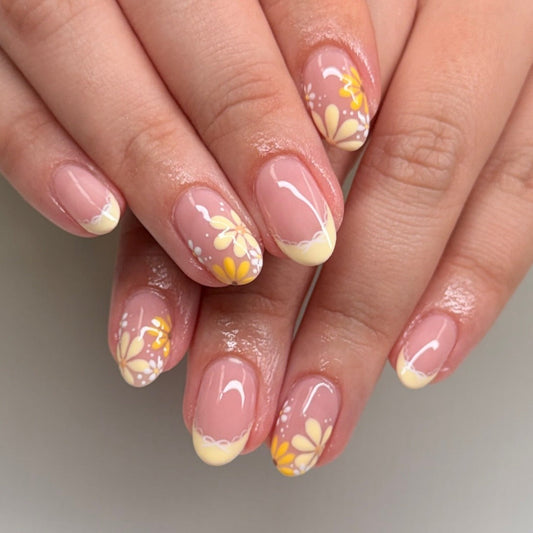 15 Trending Flower Nail Ideas 2026