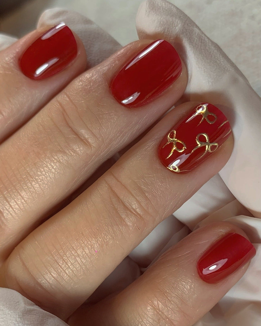 15 Short Red Nail Ideas That Shine Bright