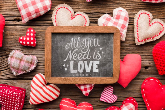 Free Above View Hearts And Frame Arrangement Psd