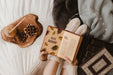 Free Autumn Mockup With Woman On Bed Psd