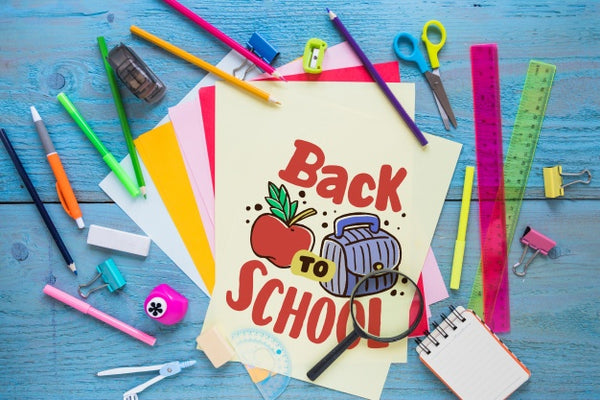 Free Back To School Mockup With Paper Psd