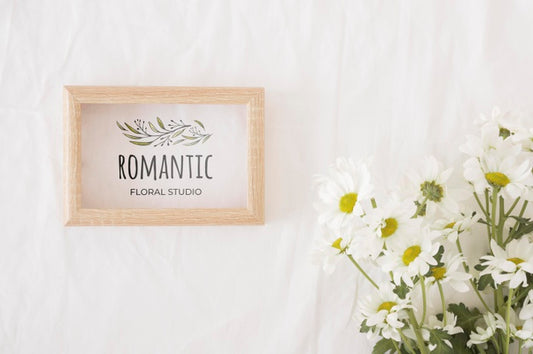Free Beautiful Spring Floral Concept Mock-Up Psd