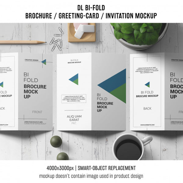 Free Bi-Fold Brochure Or Invitation Mockup With Still Life Concept Psd