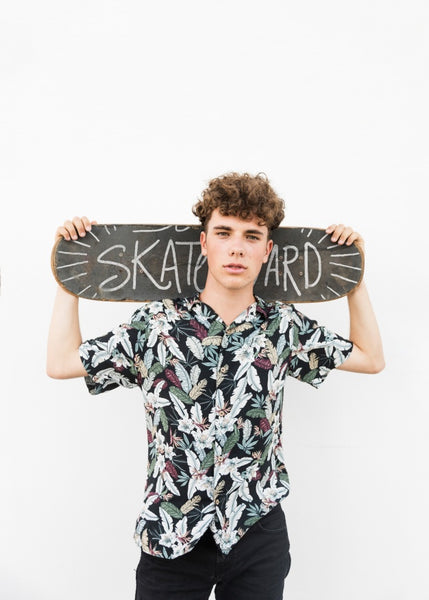 Free Boy With Skateboard Mockup Psd