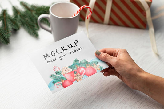 Free Close-Up Hand Holding Card Mock-Up Psd