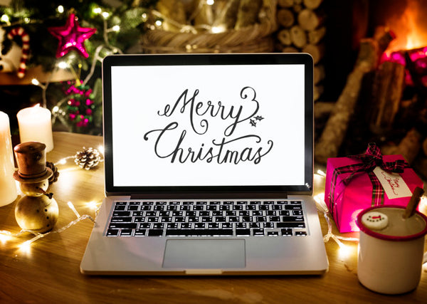 Free Closeup Of Computer Laptop On Christmas Day Psd