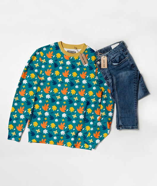 Free Colorful Shirt Concept Mock-Up Psd