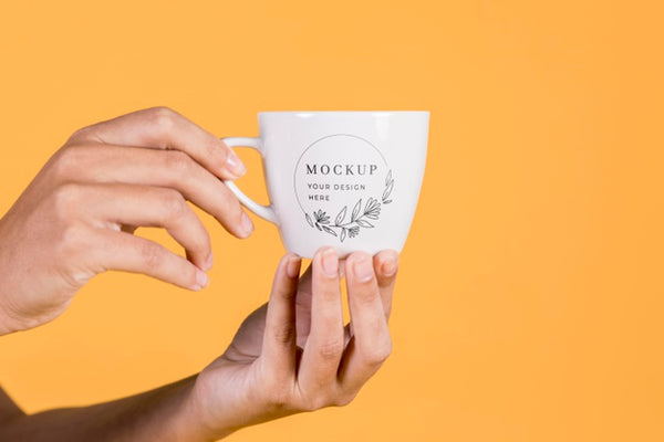 Free Cup Concept Mock-Up Psd