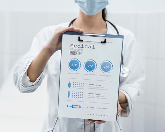 Free Doctor With Face Mask Holding Clipboard Mock-Up Psd