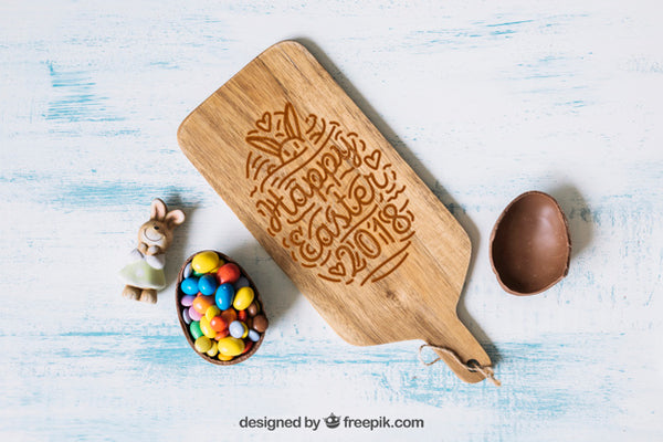Free Easter Mockup With Wooden Board Psd