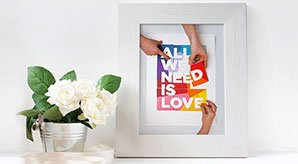 Free Elegant Photo Frame / Poster Mockup Psd