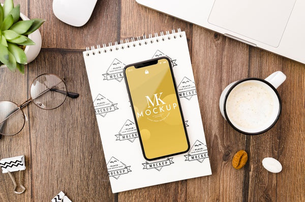 Free Flat Lay Smartphone And Notepad Mock-Up Psd