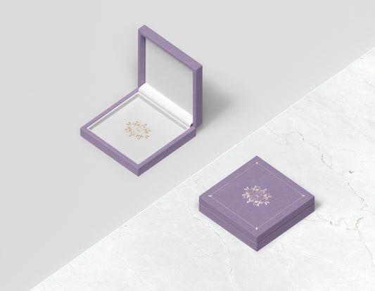 Free Flat Lay Violet Gift Box With Cover Psd