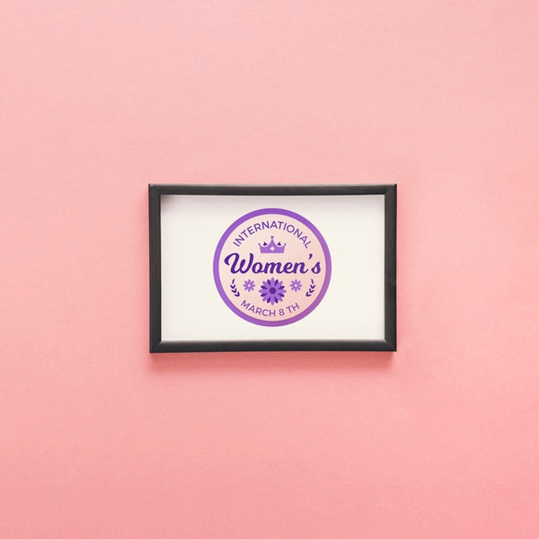 Free Frame Mock-Up On Pink Background Psd