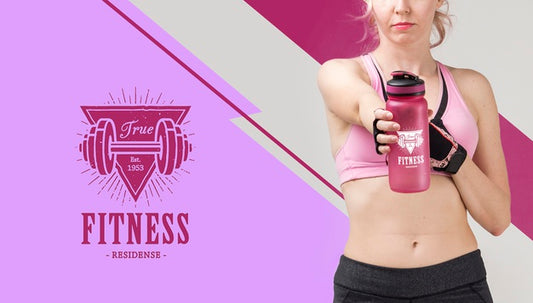 Free Front View Of Athletic Woman Holding Water Bottle Psd