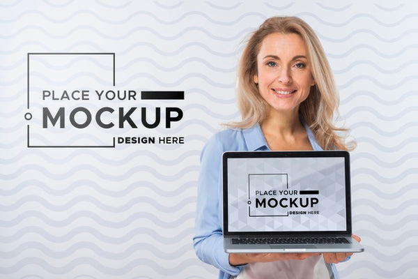 Free Front View Of Smiley Woman Holding Laptop Psd