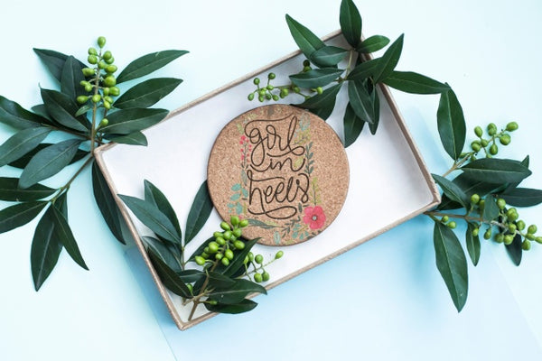 Free Gift Box Mockup With Floral Decoration Psd